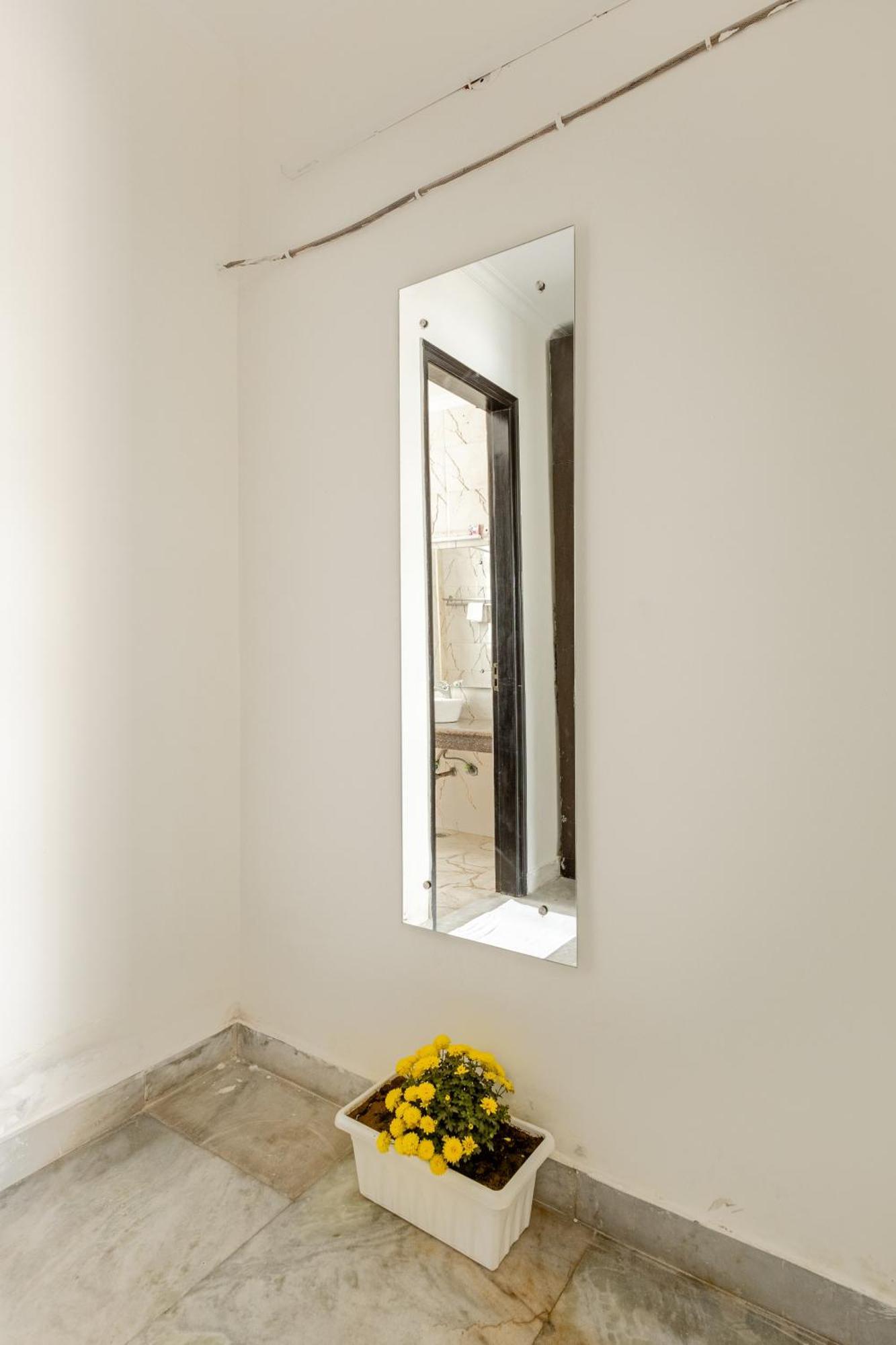 Lime Tree Service Apartment Golf Course Road, Гургаон Екстериор снимка