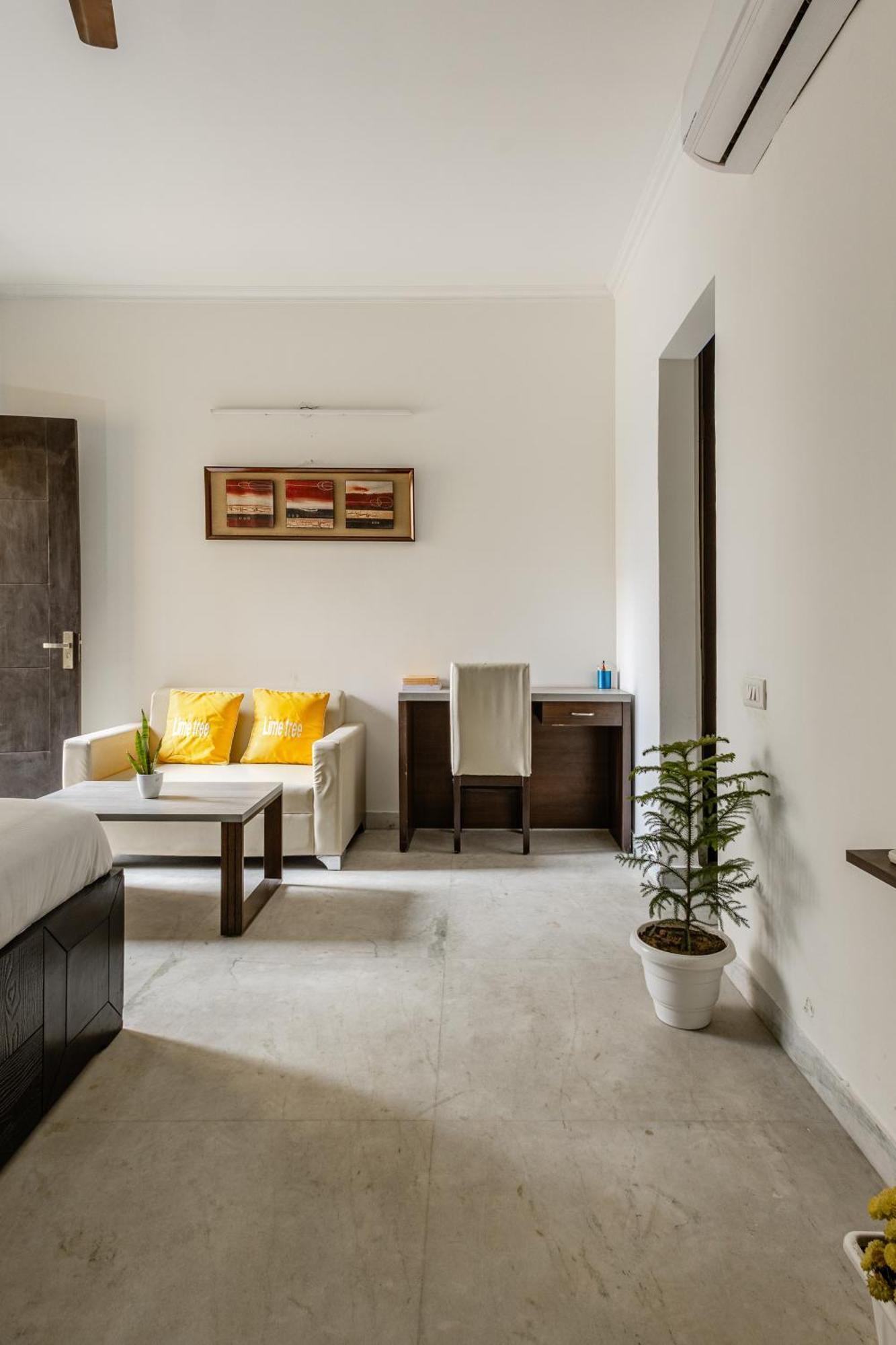 Lime Tree Service Apartment Golf Course Road, Гургаон Екстериор снимка